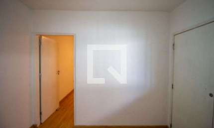 Casa para Aluguel - Vila Carmosina, 2 Quartos,  80 m² - São Paulo