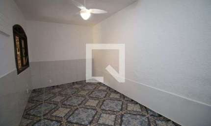 Kitnet / Stúdio para Aluguel - Olaria, 1 Quarto,  30 m² - Rio de Janeiro