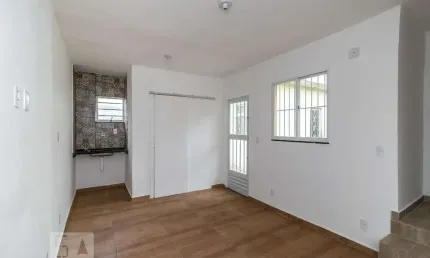 Casa para Aluguel - Penha, 1 Quarto,  40 m² - Rio de Janeiro