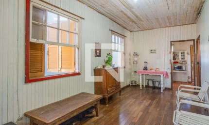 Casa para Aluguel - Tristeza, 2 Quartos,  300 m² - Porto Alegre
