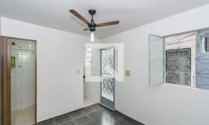 Kitnet / Stúdio para Aluguel - Irajá, 1 Quarto,  12 m² - Rio de Janeiro