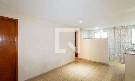 Casa para Aluguel - Campo Grande, 2 Quartos,  51 m² - Rio de Janeiro