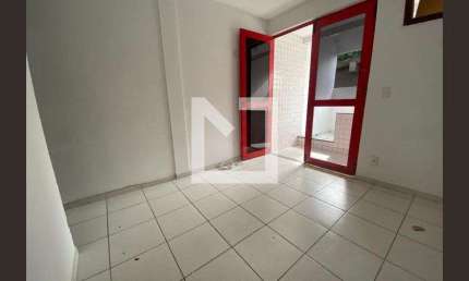Apartamento para alugar na Rua João Bruno Lobo, Curicica, Rio de Janeiro por R$ 850