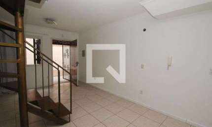 Casa para Aluguel - Camaquã, 2 Quartos,  67 m² - Porto Alegre