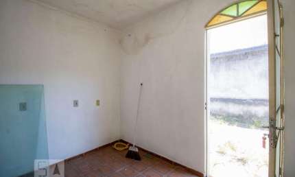 Casa para Aluguel - Cachoeirinha, 2 Quartos,  360 m² - Belo Horizonte
