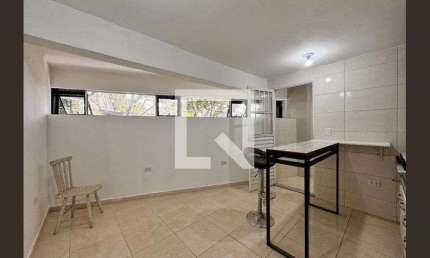Casa para Aluguel - Utinga, 1 Quarto,  36 m² - Santo André