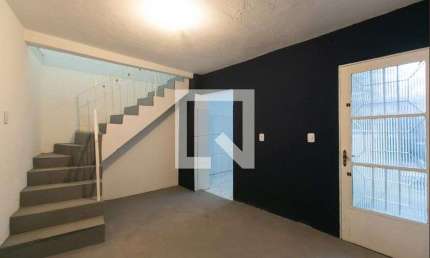 Casa para Aluguel - Itaquera, 2 Quartos,  90 m² - São Paulo