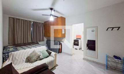 Kitnet / Stúdio para alugar na Rua Caiapós, Tupi, Praia Grande por R$ 1.390