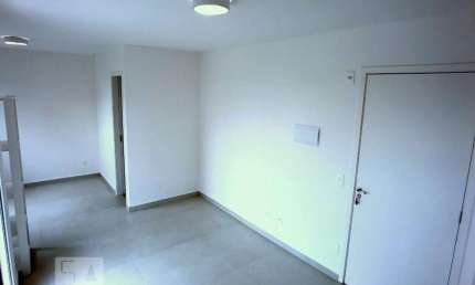Kitnet / Stúdio para alugar na Rua dos Estudantes, Liberdade, São Paulo por R$ 1.430