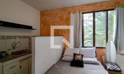 Kitnet / stúdio para aluguel - curicica, 1 quarto,  24 m² - rio de janeiro