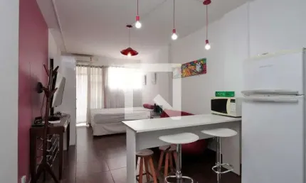 Kitnet / Stúdio para alugar na Avenida Ipiranga, Santa Cecília, São Paulo por R$ 1.530