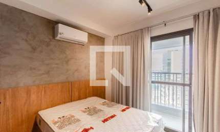 Casa para Aluguel - Liberdade, 1 Quarto,  24 m² - São Paulo