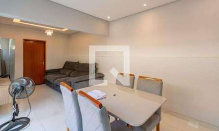 Casa para Aluguel - Heliópolis, 2 Quartos,  80 m² - Belo Horizonte
