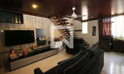 Casa para Aluguel - Olaria, 4 Quartos,  250 m² - Rio de Janeiro