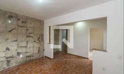 Casa para Aluguel - Olaria, 2 Quartos,  69 m² - Rio de Janeiro