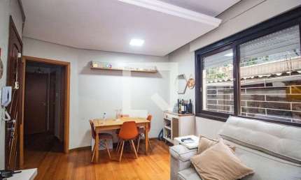 Apartamento para Aluguel - Menino Deus, 2 Quartos,  62 m² - Porto Alegre