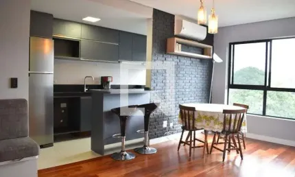 Apartamento para Aluguel - Santo Inácio, 2 Quartos,  55 m² - Curitiba