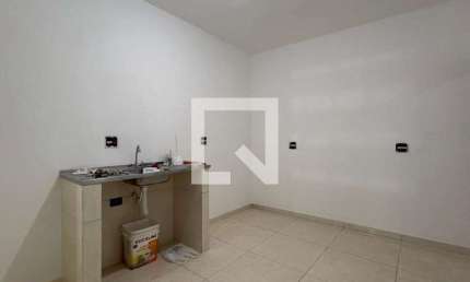 Casa para Aluguel - Vila Rio de Janeiro, 1 Quarto,  30 m² - Guarulhos