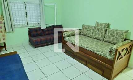Kitnet / Stúdio para alugar na Rua Caiapós, Tupi, Praia Grande por R$ 986