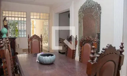 Casa para Aluguel - Esplanada, 2 Quartos,  360 m² - Belo Horizonte