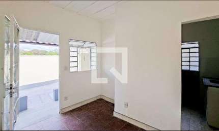 Casa para Aluguel - Cachoeirinha, 1 Quarto,  50 m² - Belo Horizonte