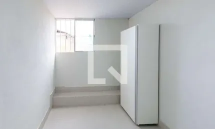 Kitnet / Stúdio para alugar na Rua Amiro Rodrigues Campos, Aparecida Sétima Seção, Belo Horizonte por R$ 760