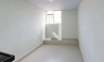 Kitnet / Stúdio para alugar na Rua Amiro Rodrigues Campos, Aparecida Sétima Seção, Belo Horizonte por R$ 760