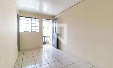 Casa para Aluguel - Xaxim, 2 Quartos,  45 m² - Curitiba