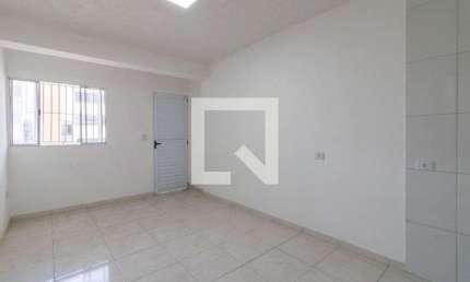 Kitnet / Stúdio para alugar na Avenida Monteiro Lobato, Vila Miriam, Guarulhos por R$ 1.200
