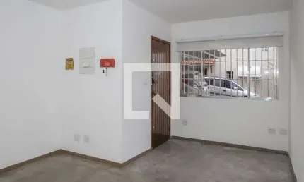 Casa para Aluguel - Água Branca, 2 Quartos,  66 m² - São Paulo