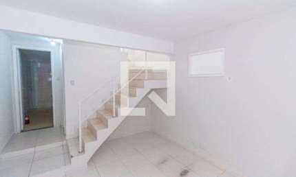 Casa para Aluguel - Vila Valqueire, 2 Quartos,  130 m² - Rio de Janeiro
