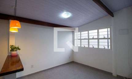 Casa para Aluguel - Jardim Saira, 1 Quarto,  30 m² - Sorocaba