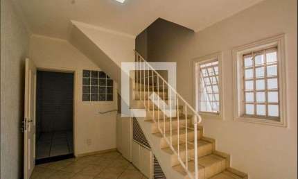 Casa para Aluguel - Utinga, 2 Quartos,  150 m² - Santo André