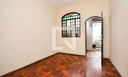 Casa para Aluguel - Sagrada Família, 2 Quartos,  190 m² - Belo Horizonte