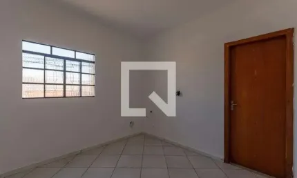 Casa para Aluguel - Tupi B, 2 Quartos,  80 m² - Belo Horizonte