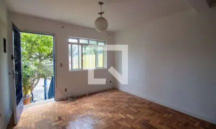 Casa para Aluguel - Jardim Éster Yolanda, 2 Quartos,  110 m² - São Paulo