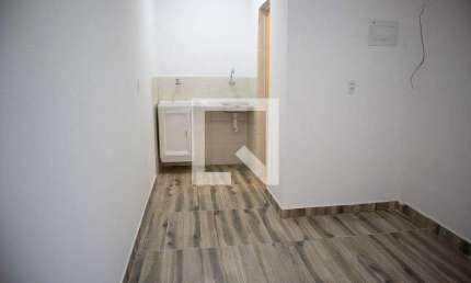 Kitnet / Stúdio para alugar na Rua São João Dássio, Vila Gustavo, São Paulo por R$ 873