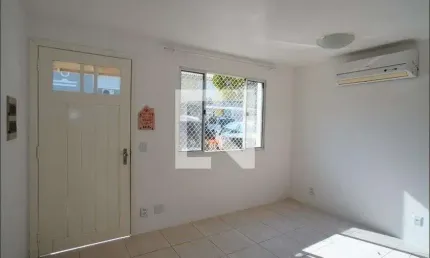 Casa / Sobrado em Condomínio para Aluguel - Sarandi, 3 Quartos,  72 m² - Porto Alegre