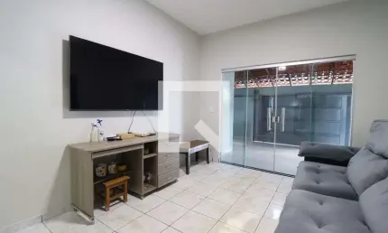 Casa para Aluguel - Jardim das Palmeiras, 3 Quartos,  186 m² - Uberlândia