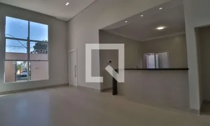 Casa para Aluguel - Granada, 3 Quartos,  300 m² - Uberlândia