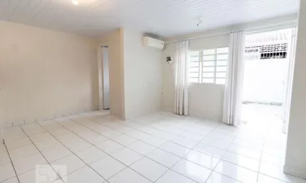 Casa para Aluguel - Agronômica, 1 Quarto,  100 m² - Florianópolis