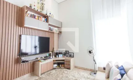 Casa para Aluguel - Laranjeiras, 3 Quartos,  165 m² - Uberlândia