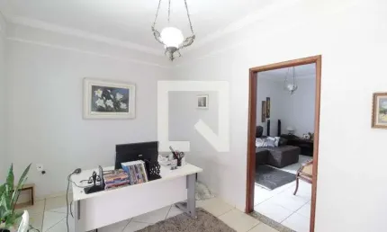 Casa para Aluguel - Chácaras Tubalina e Quartel, 5 Quartos,  221 m² - Uberlândia