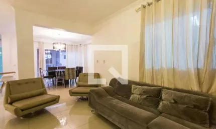 Casa para Aluguel - Jardim Europa, 4 Quartos,  200 m² - Uberlândia