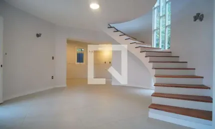 Casa para Aluguel - Cristo Rei, 3 Quartos,  350 m² - São Leopoldo