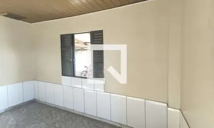 Casa para Aluguel - Feitoria, 2 Quartos,  80 m² - São Leopoldo