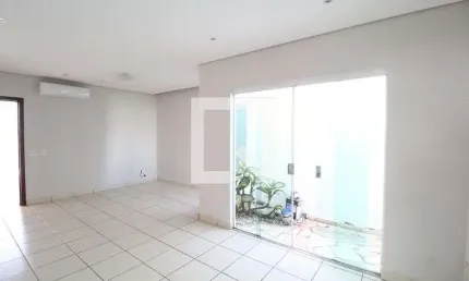 Casa para Aluguel - Jardim Karaiba, 3 Quartos,  336 m² - Uberlândia