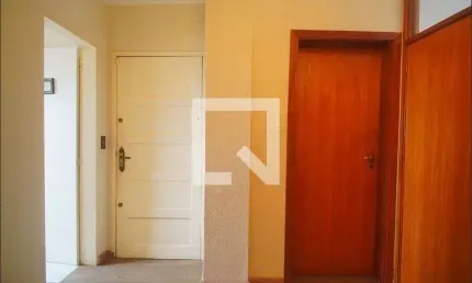 Casa para Aluguel - Centro, 1 Quarto,  34 m² - Novo Hamburgo