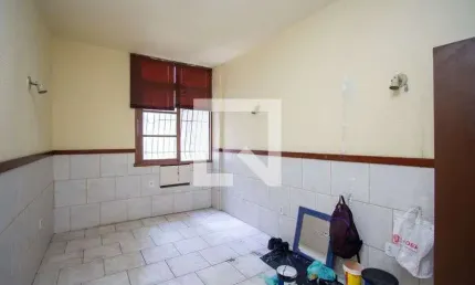 Kitnet / Stúdio para alugar na Avenida Ernani do Amaral Peixoto, Centro, Niterói por R$ 578
