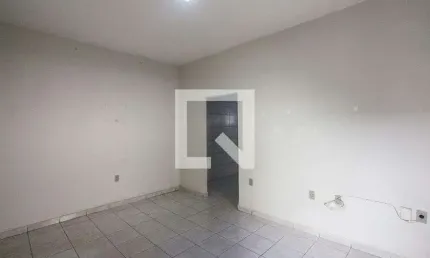Casa para Aluguel - Segismundo Pereira, 1 Quarto,  60 m² - Uberlândia